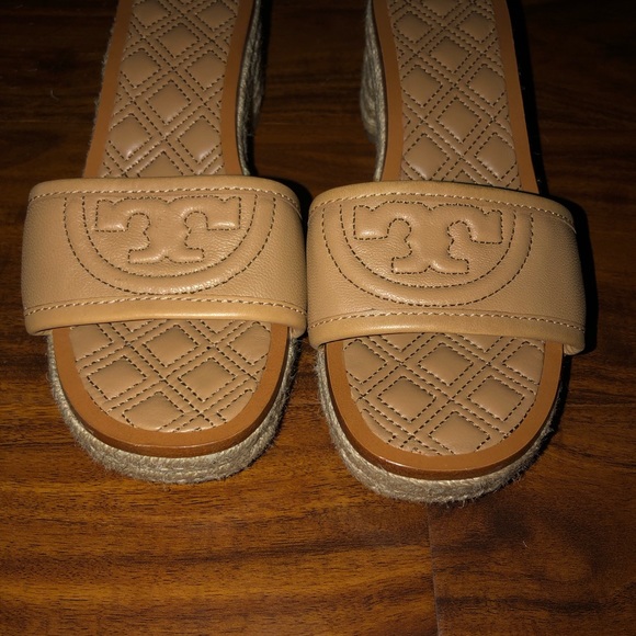 New Tory Burch Leather Stitched Logo Beauties🤩 - Picture 2 of 7